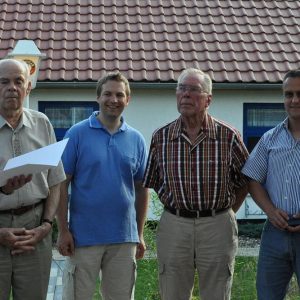 Auf dem Bild der Ehrung zusehen, von links: Der Unterbezirksvorsitzende Dr. Christoph Weltecke, Willy Bremmer, Andreas Schaake, Heinz-Werner Höhle, Jens Hankel und der Bundestagsabgeordnete Ullrich Meßmer